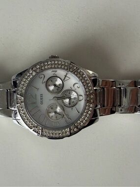 GUESS Stainless Steel Crystal Bezel Quartz Water Resist Case 38MM Watch W12507L1